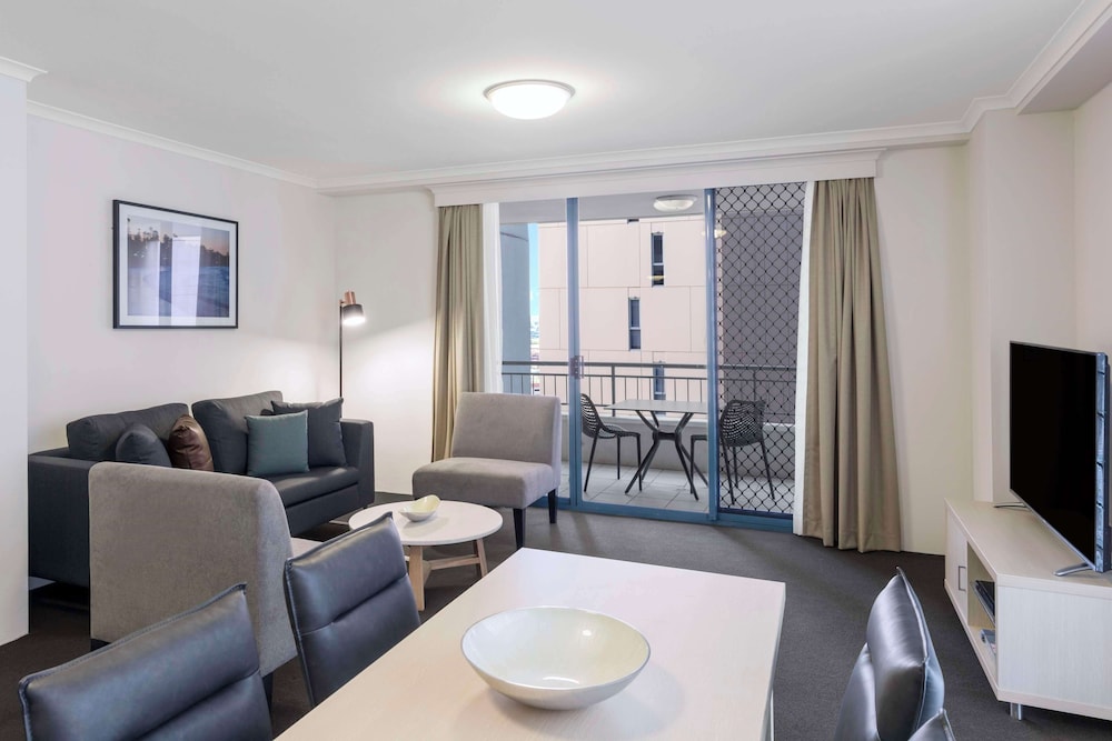 Oaks Sydney Castlereagh Suites 56/78