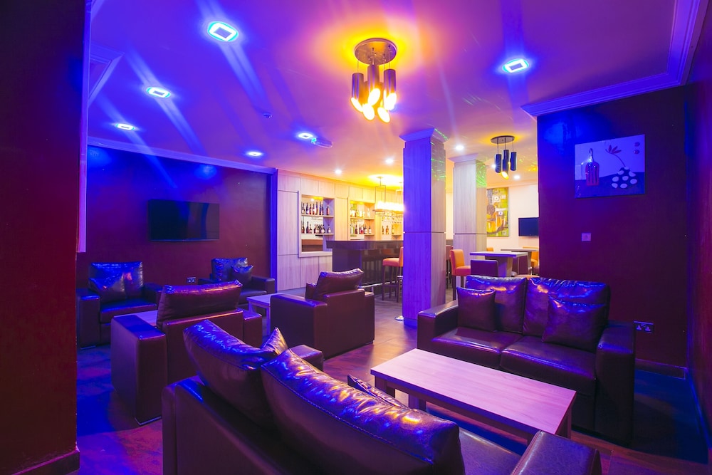 Bon Hotel Elvis 34/50