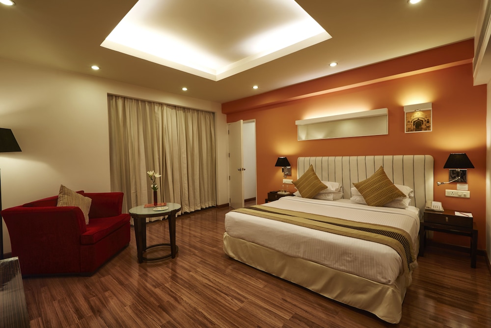 Vivanta Vijayawada MG Road (ex. The Gateway M G Road Hotel) 7/55