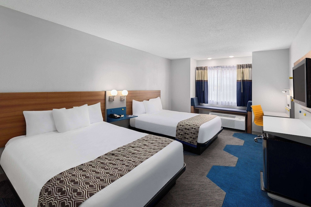 Microtel Inn & Suites by Wyndham Bowling Green 11/30