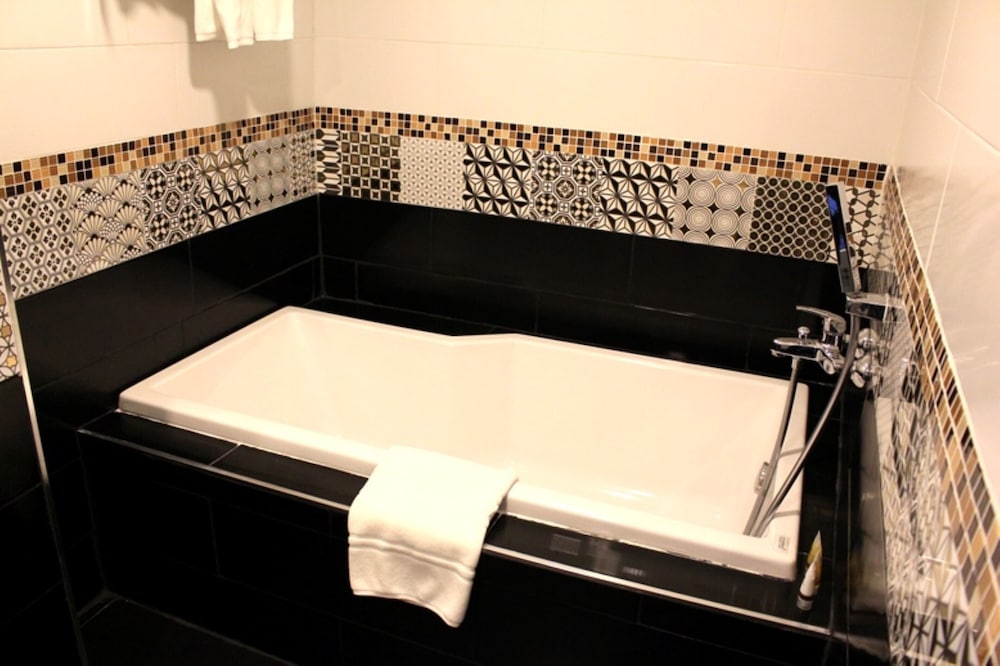 Vwish Hotel 18/80