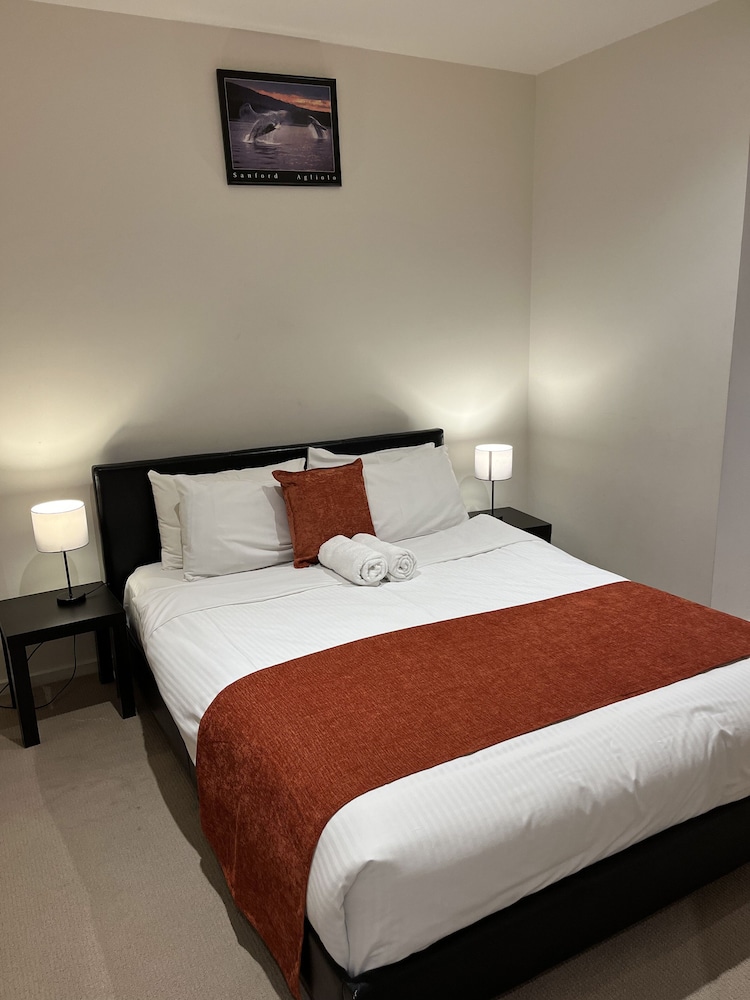 Tasha's Apartments on Morphett 18/50