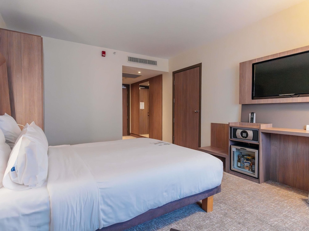 غرفة سوبيريور بسرير كوين لذوي الإعاقة، Novotel Istanbul Bosphorus Hotel 7/10