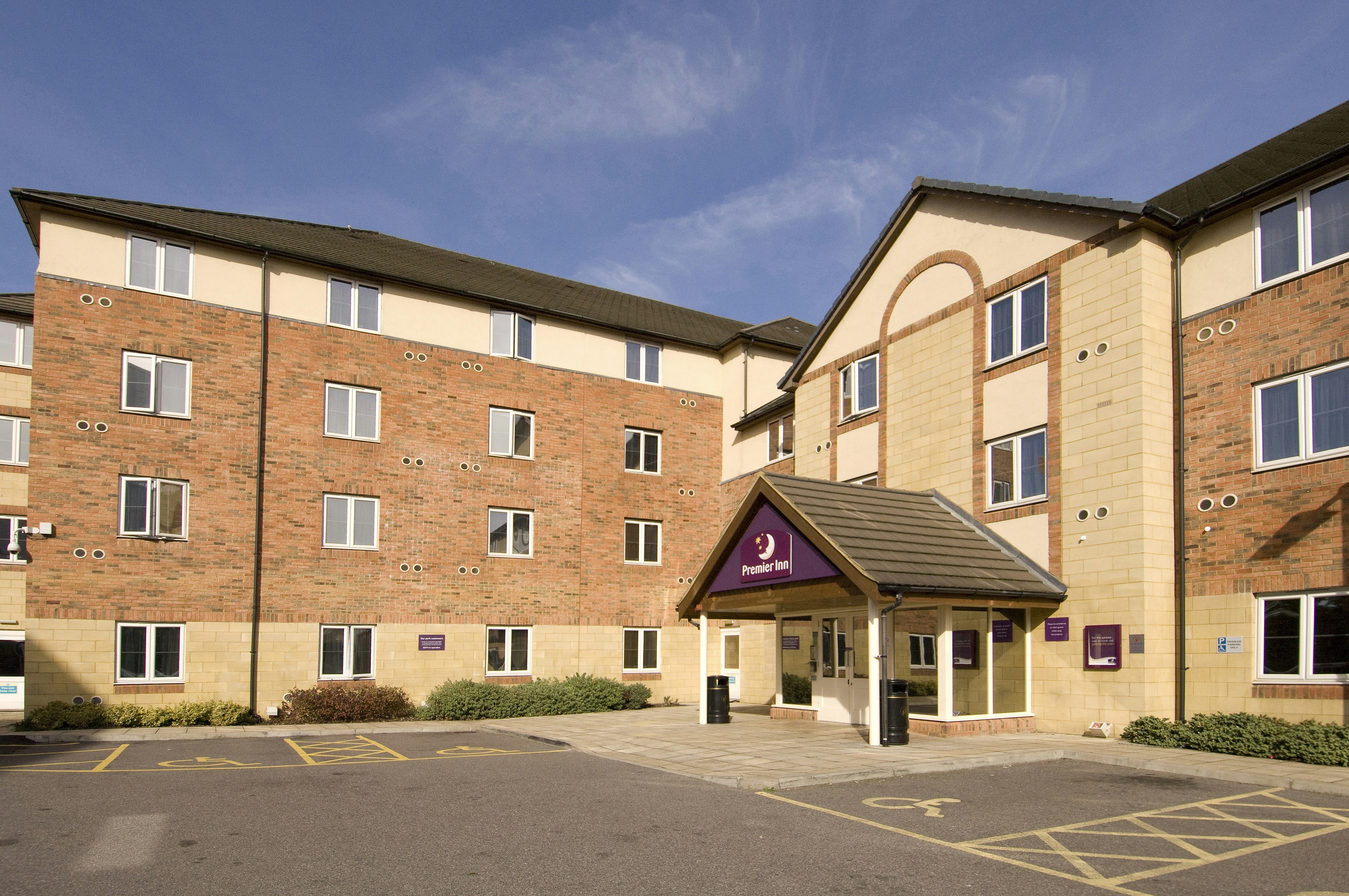 Premier Inn Slough 27/31