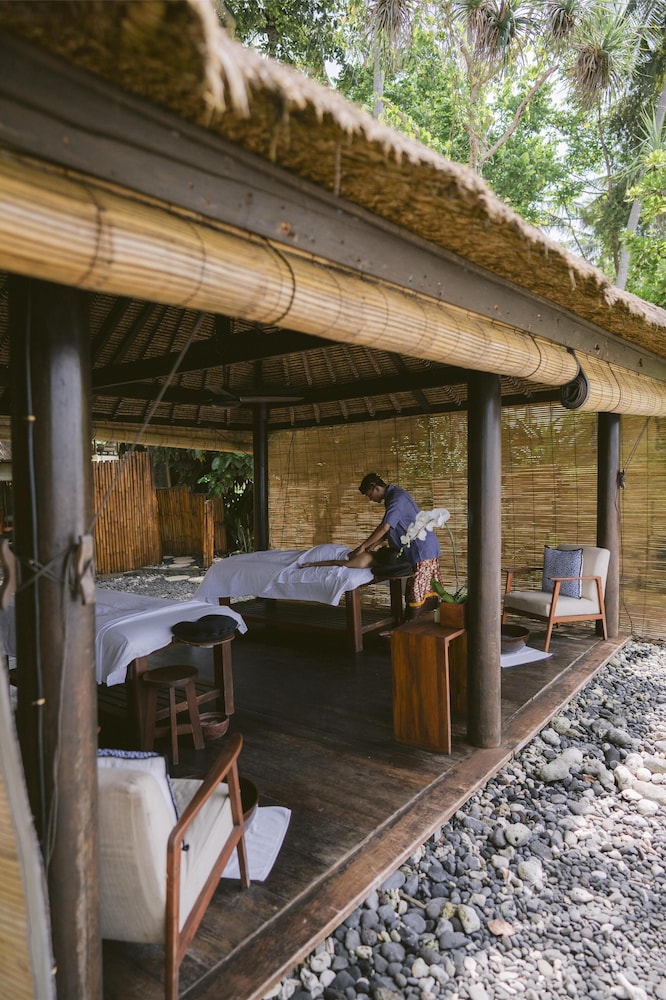 Alila Manggis 23/50