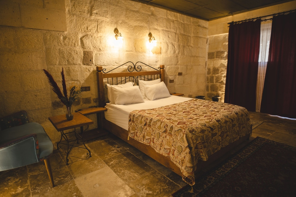 Cavusin Cave House 15/50
