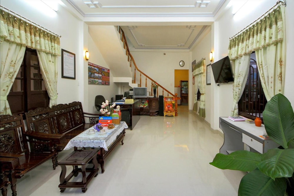 BLUE LAKE HOMESTAY 40/56