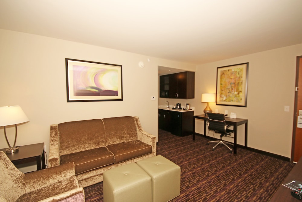 Holiday Inn Express And Suites Charlotte North 30/49