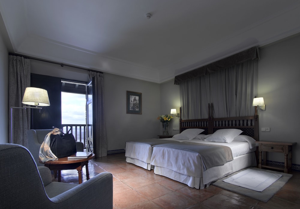 Parador De Carmona 11/40