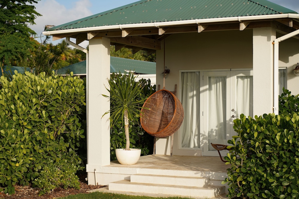 Villa Montana Beach Resort 9/75