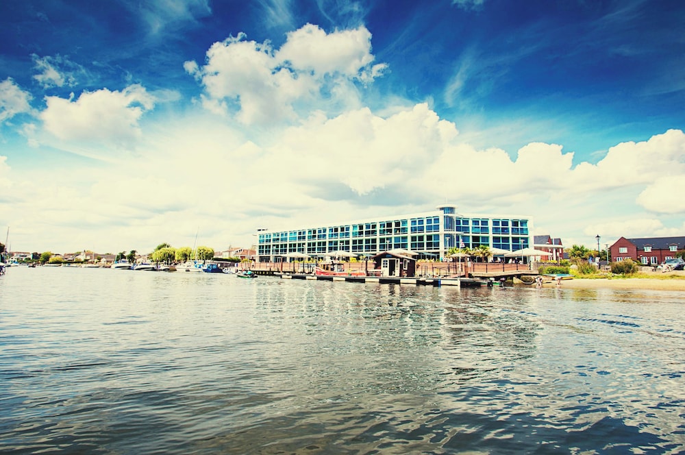 Captains Club Hotel & Spa 47/57