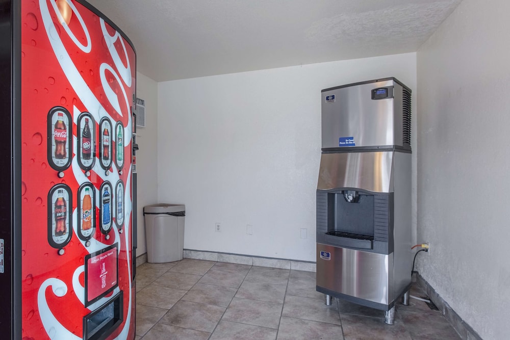 Motel6 Lordsburg, NM 35/58