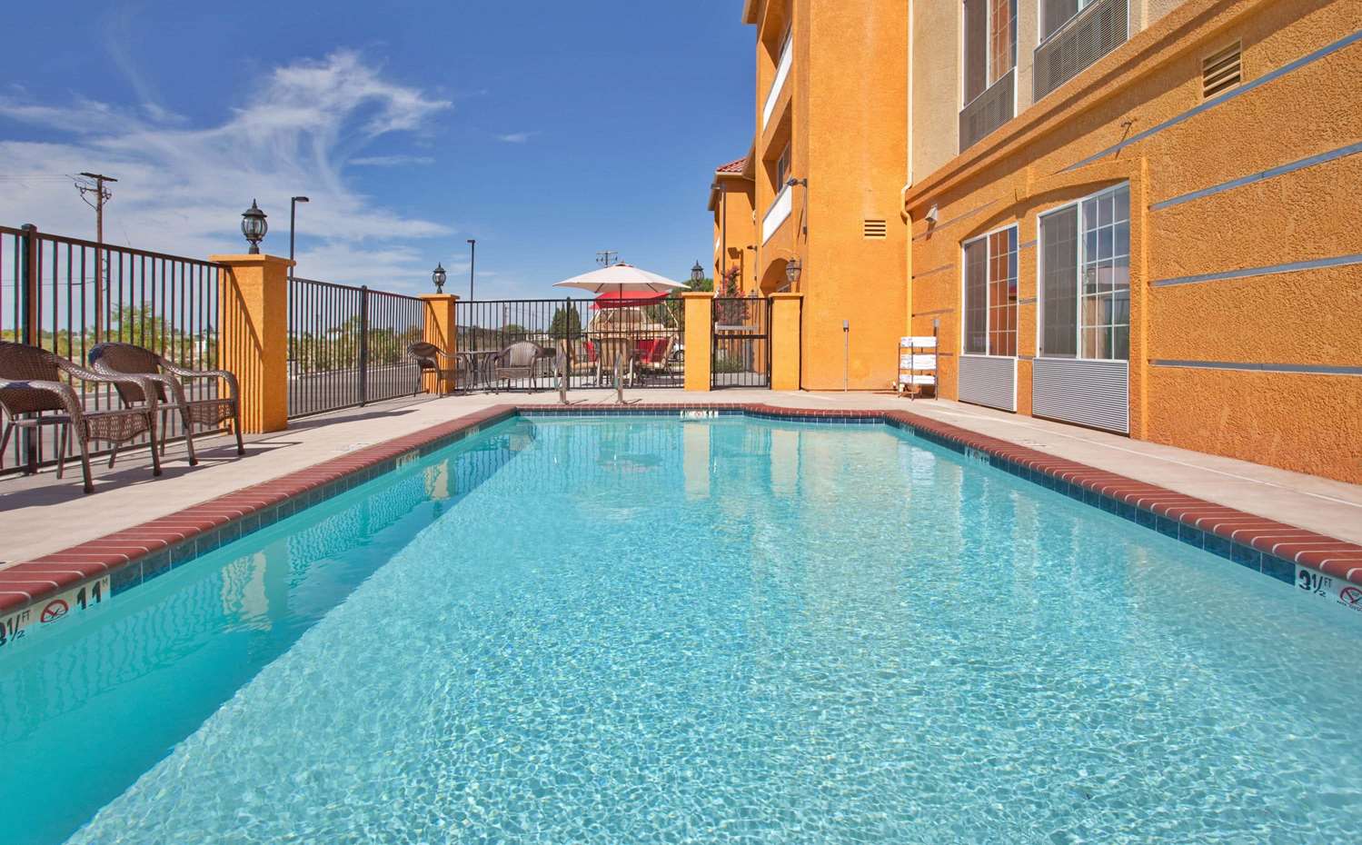 La Quinta Inn & Suites by Wyndham Fowler 59/61