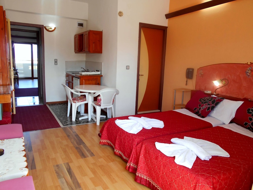 STUDIO, DOUBLE BED
