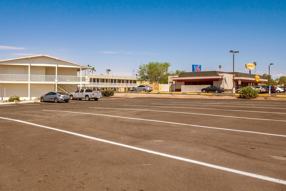 Motel6 Youngtown, AZ - Phoenix - Sun City 6/45