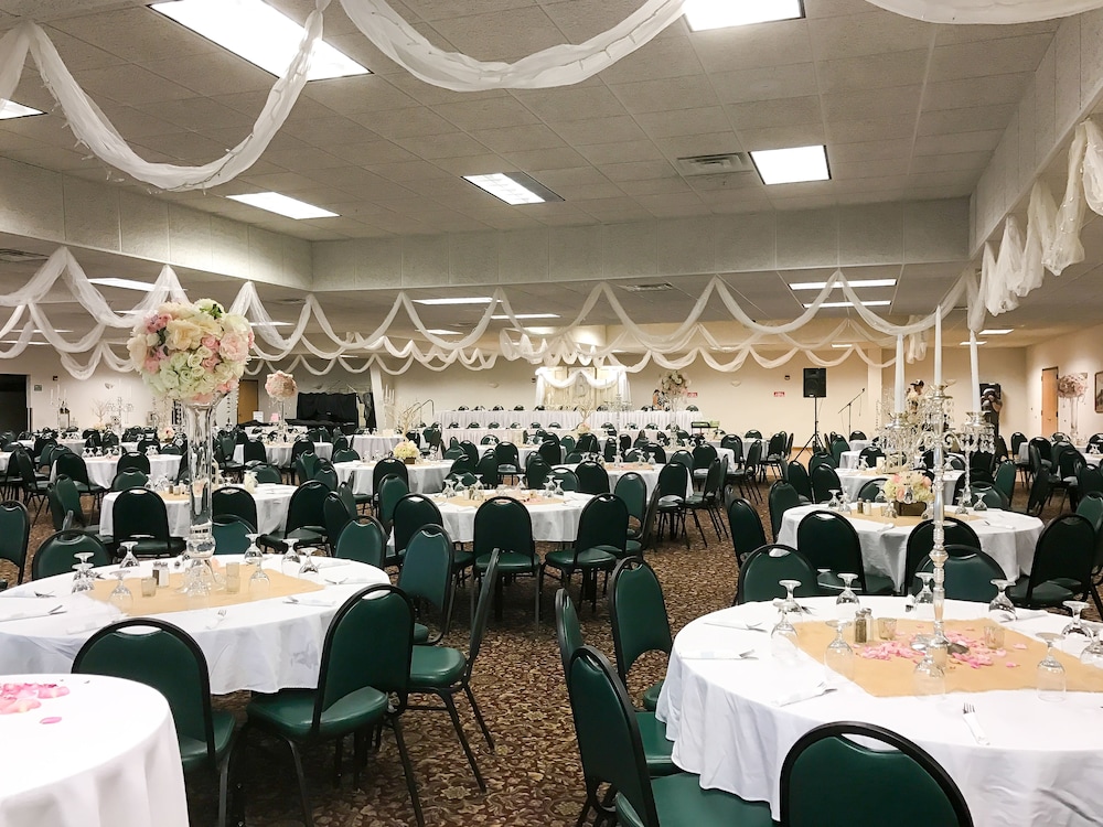Quality Inn & Suites Belmont - Platteville 39/44