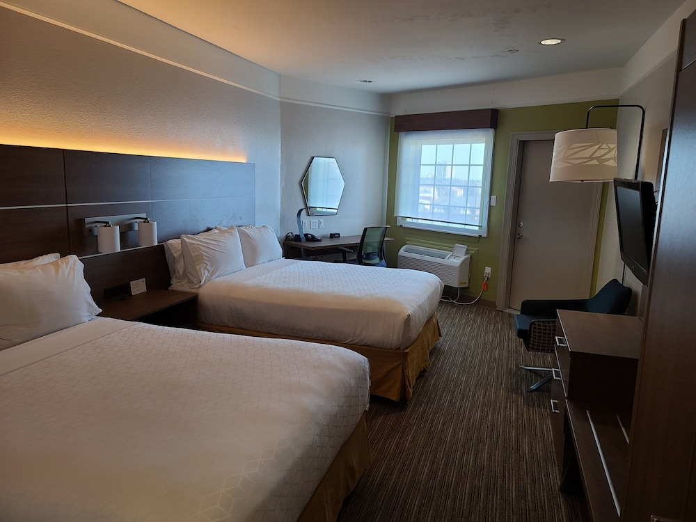 Holiday Inn Express Hotel And Suites Galveston West Seawall 22/64