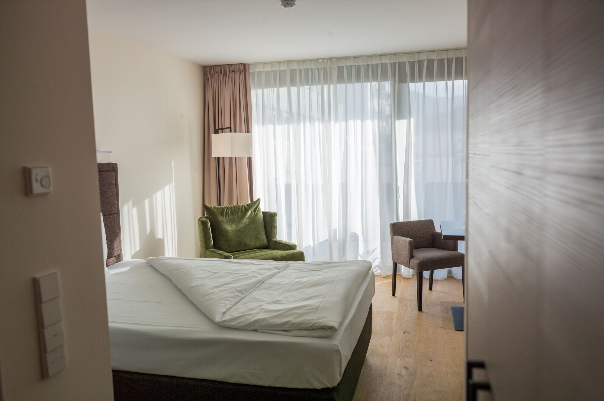 Medium, Studio, King Bed