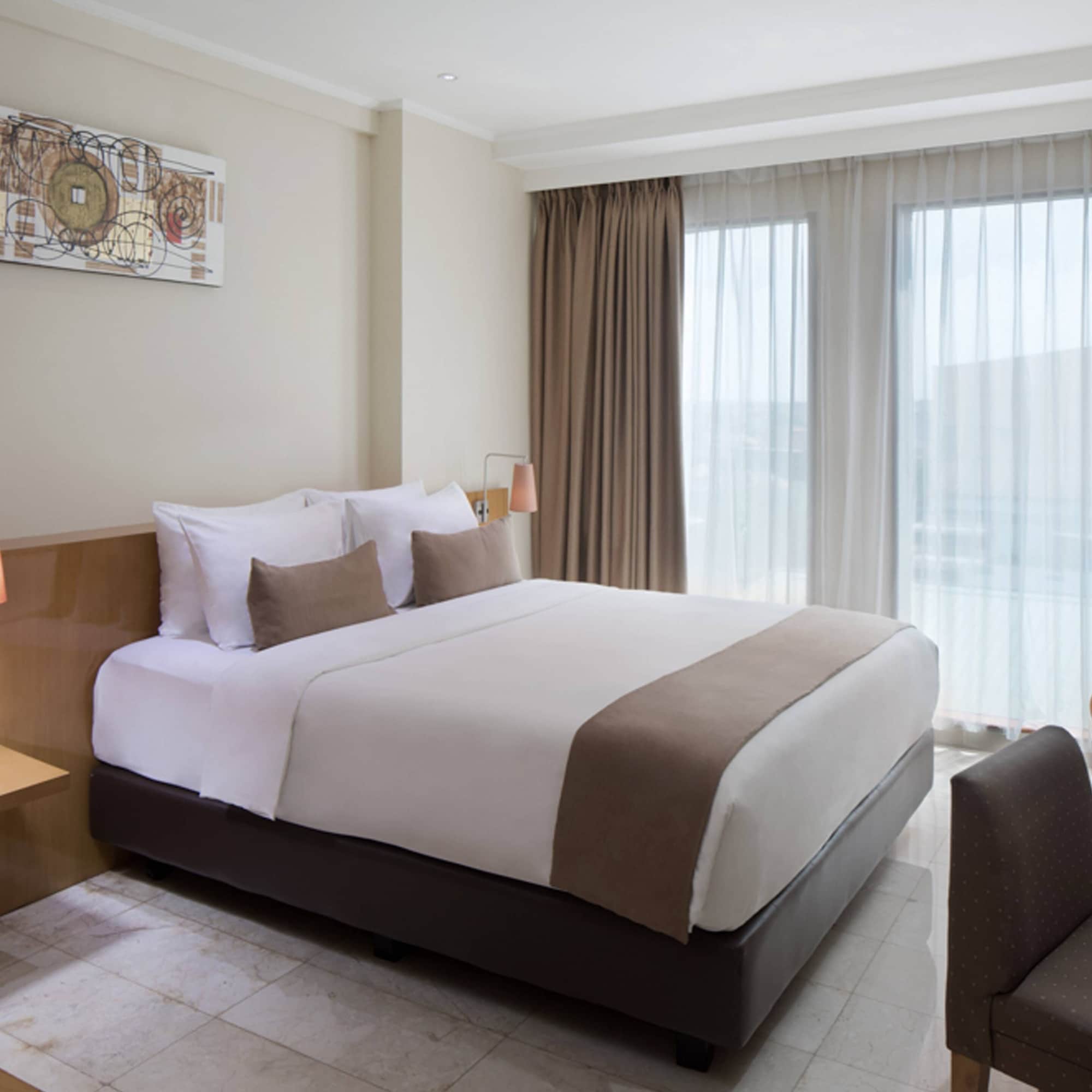 Club, Arya, Premier, King Bed