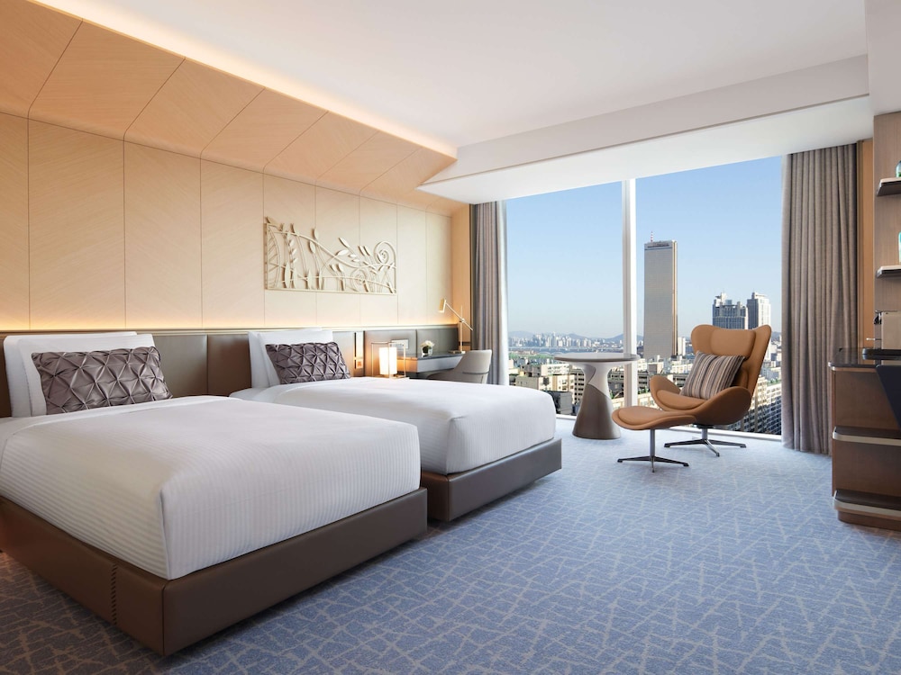 Fairmont, Twin Beds