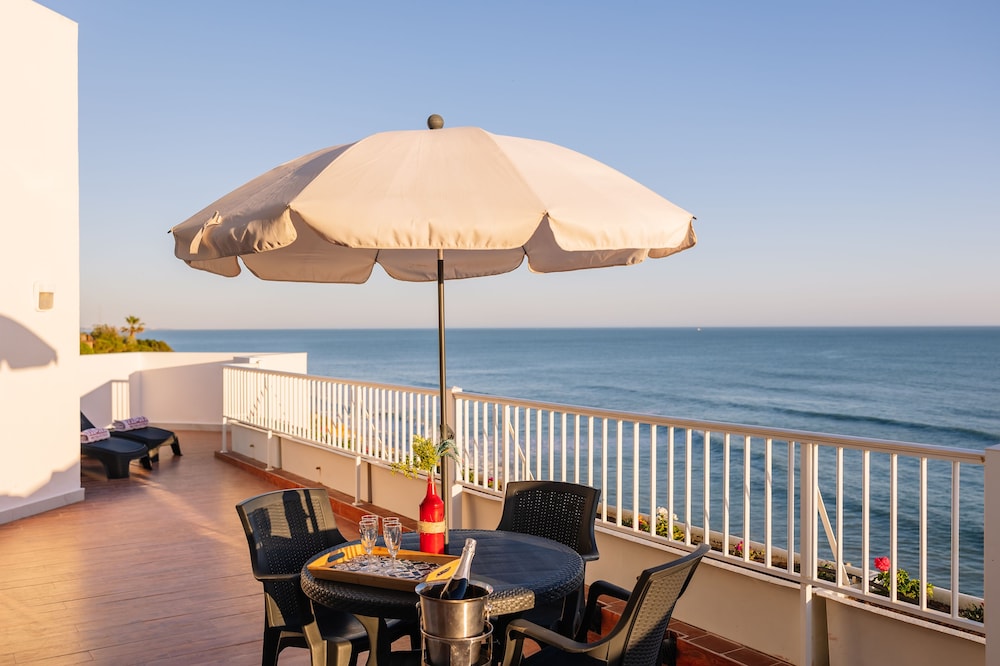 Monicca Collection Suites and Residences 67/74
