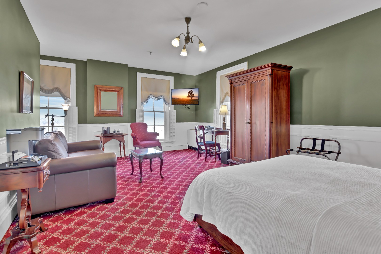 Premium, Queen Bed, Riverside