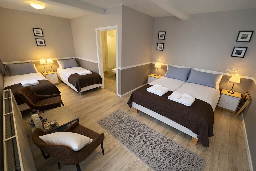 Hotel Laekur 15/73