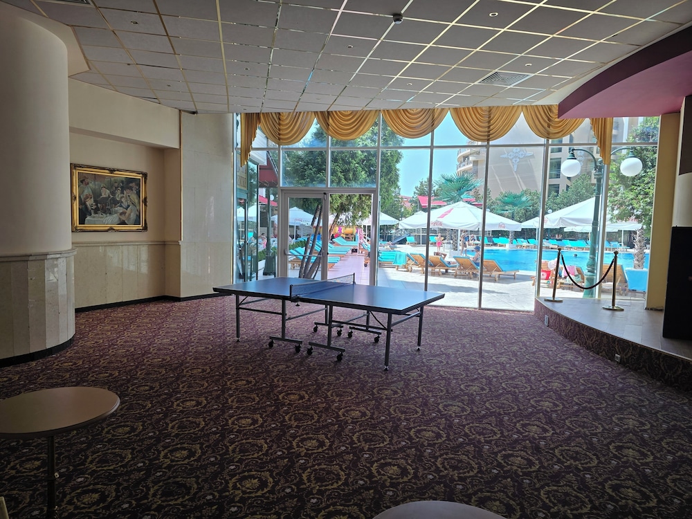 Planeta Hotel and Aquapark 37/50