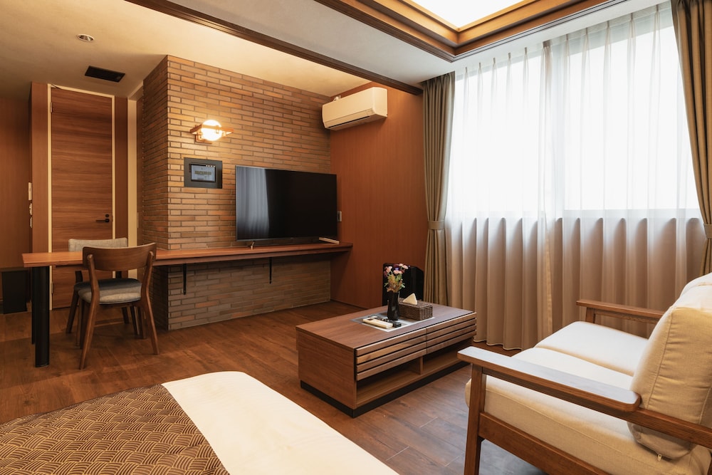 Grand Base Beppu 25/35