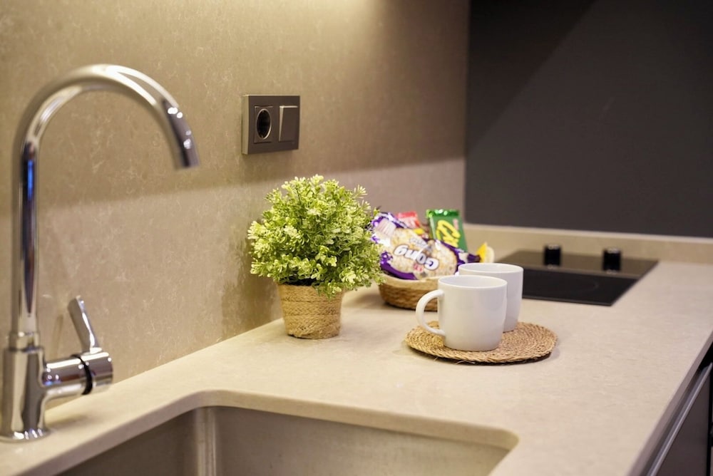 Khalkedon Suite 9/50