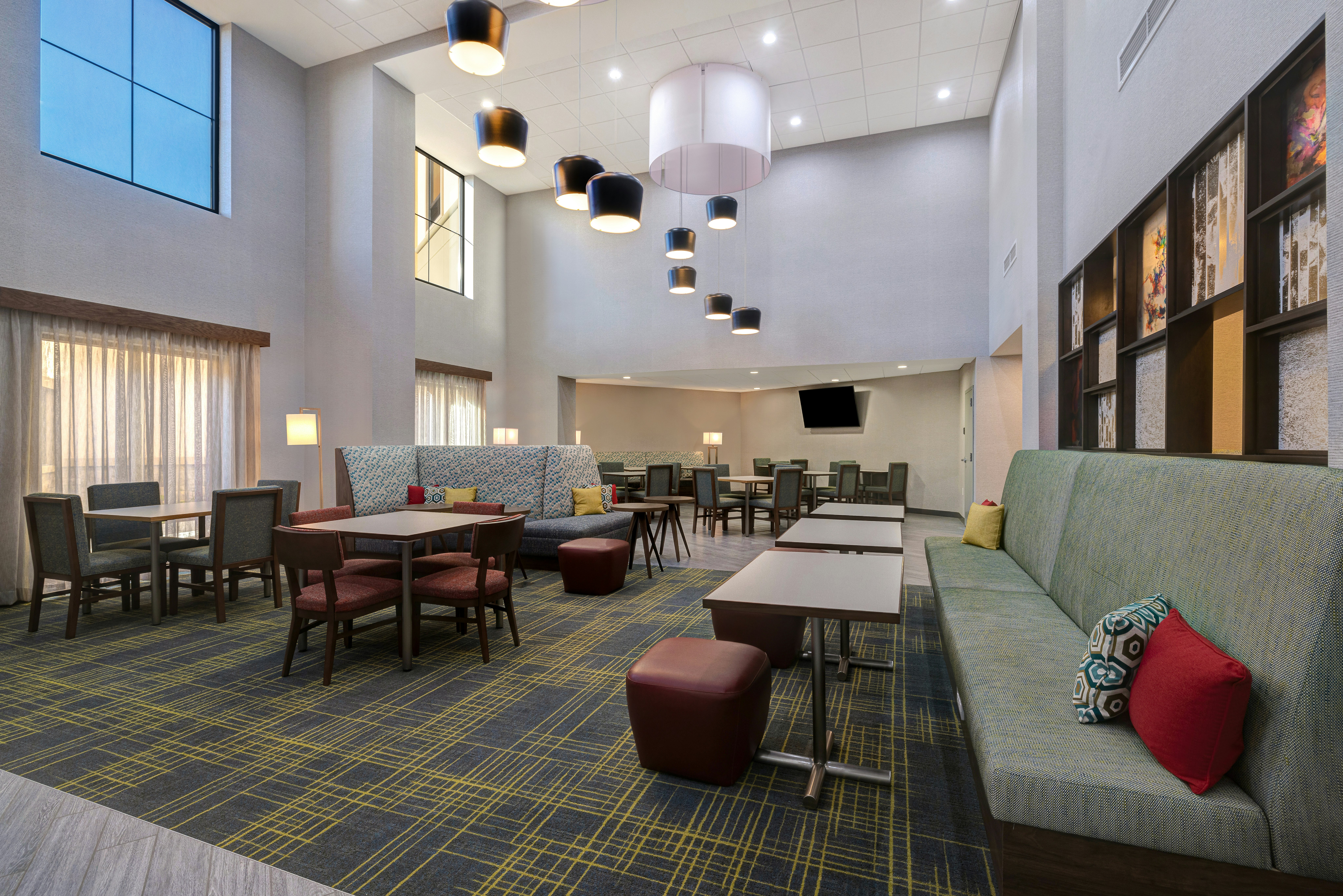 Hampton Inn & Suites Marina 30/39