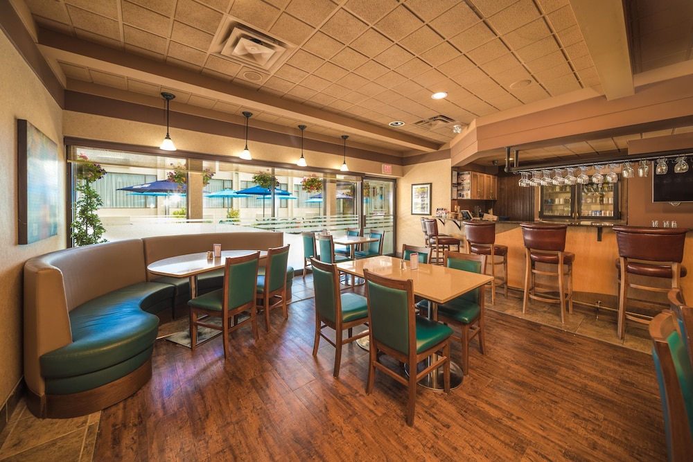 Coast Discovery Inn and Marina 40/50