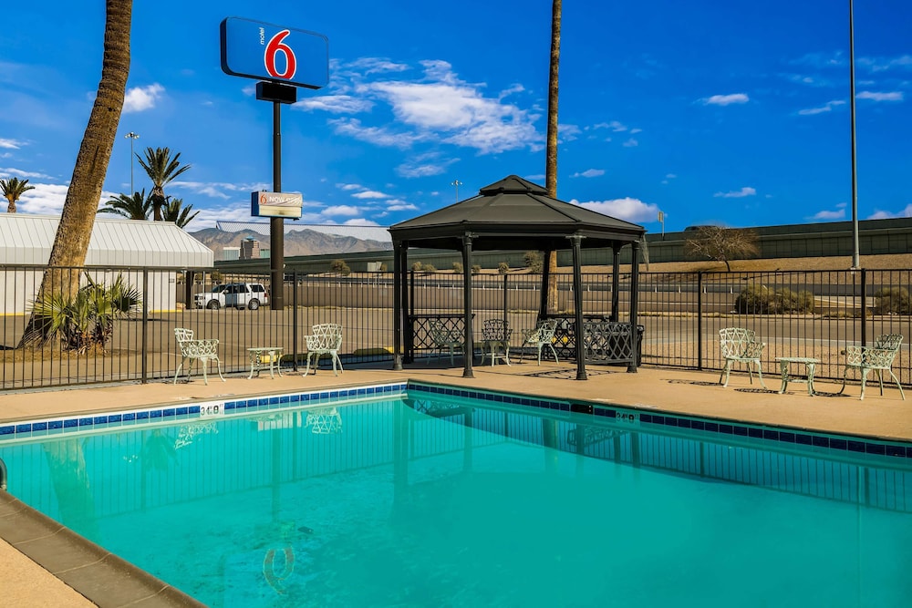Motel6 Tucson, AZ- Downtown 37/53