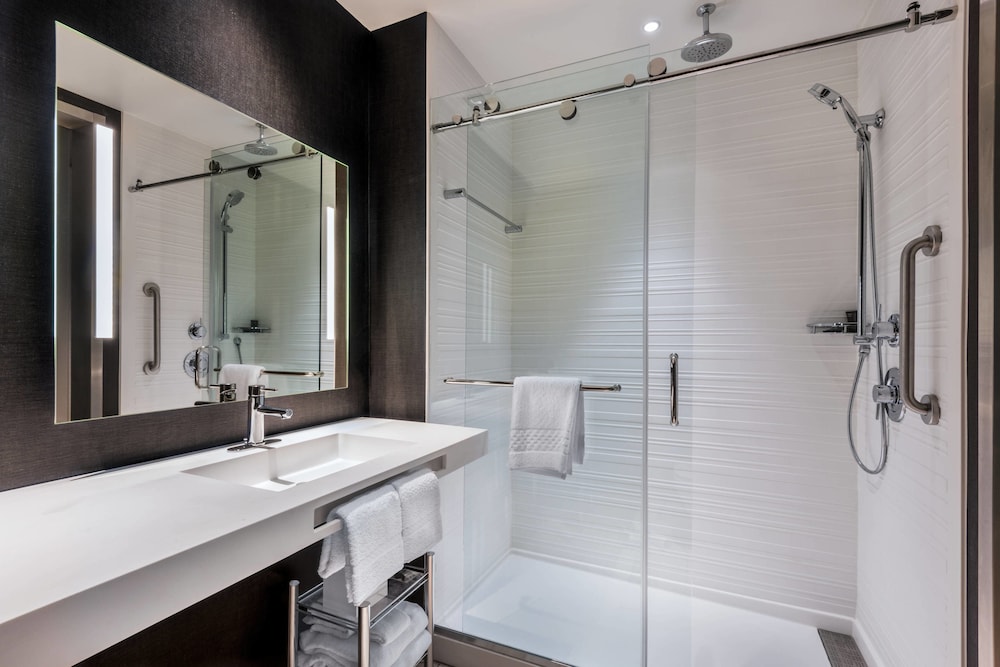 Ac Hotel By Marriott Charlotte City Center 18/61