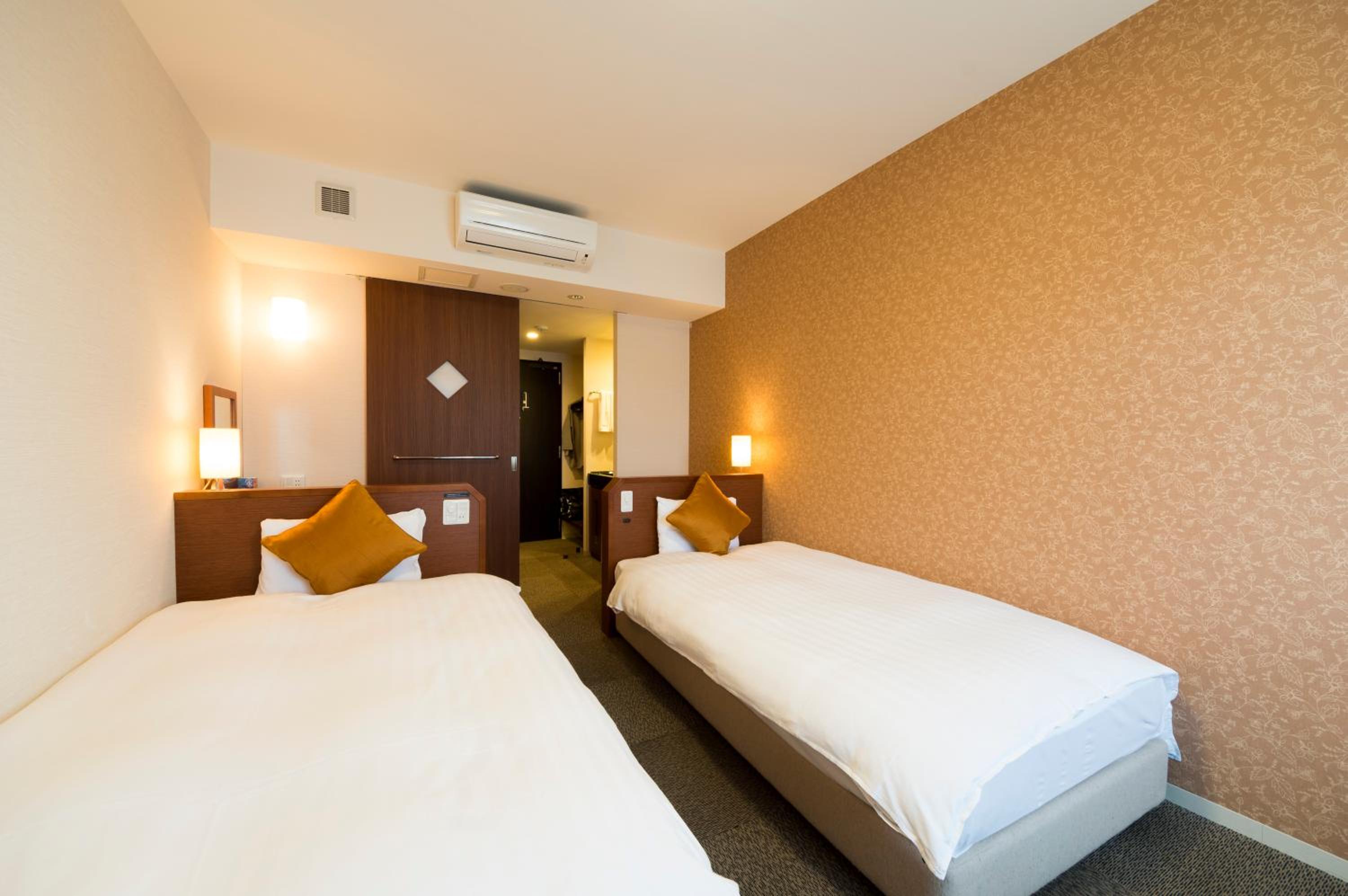 Semi Room, 2 Semi Double Beds