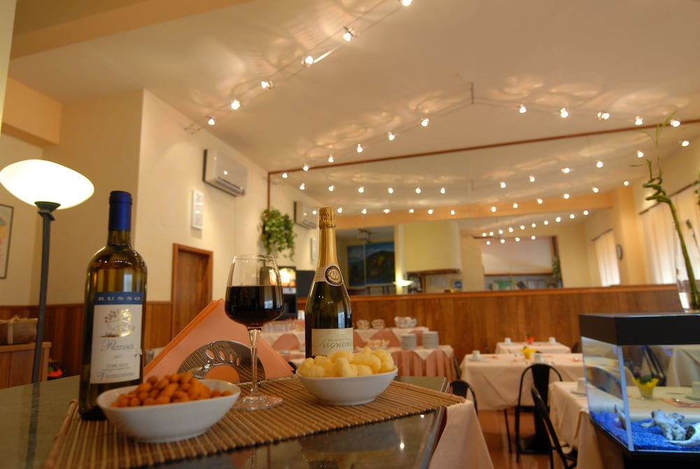Hotel Est 33/42