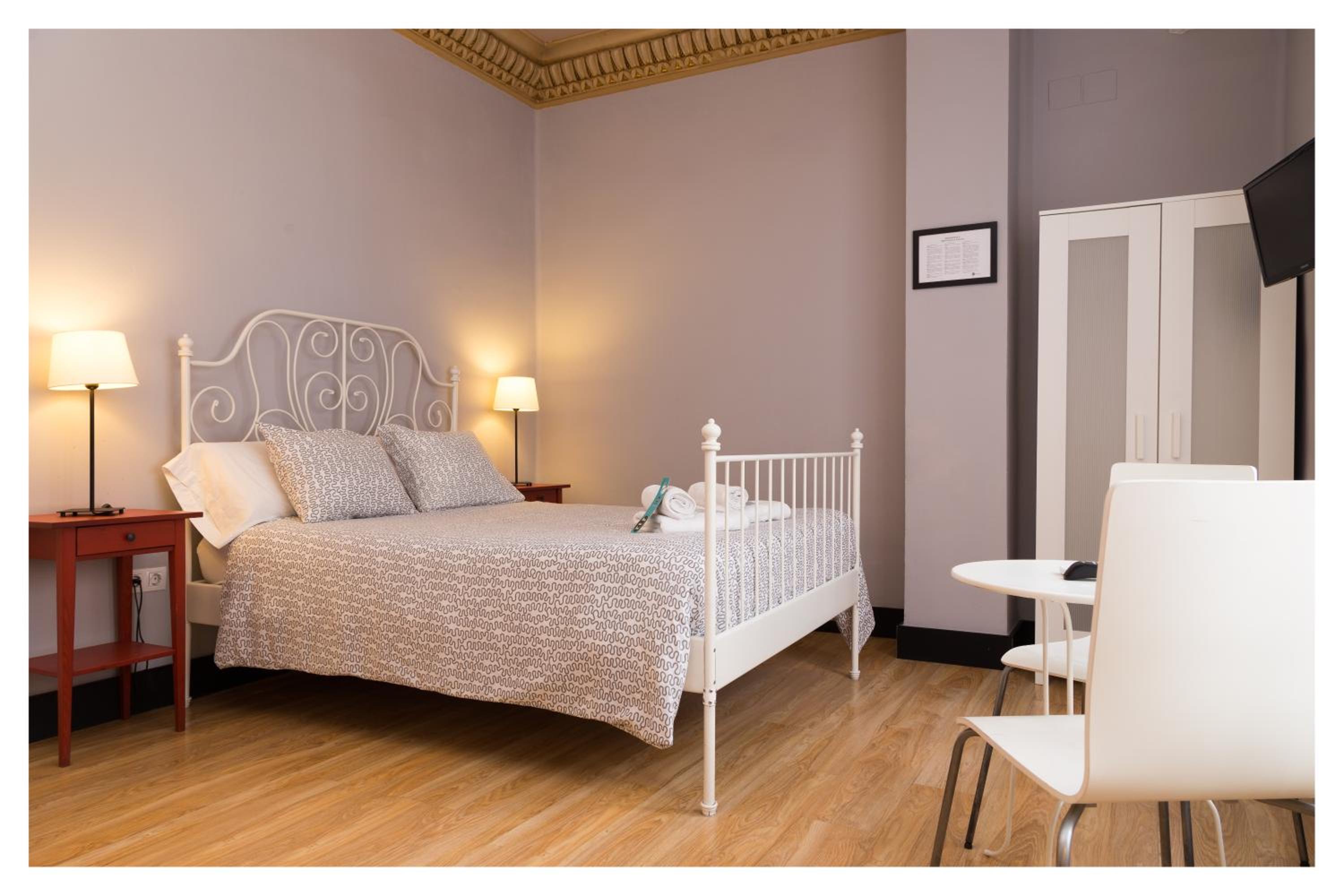 Standard, Double Bed, External Bathroom