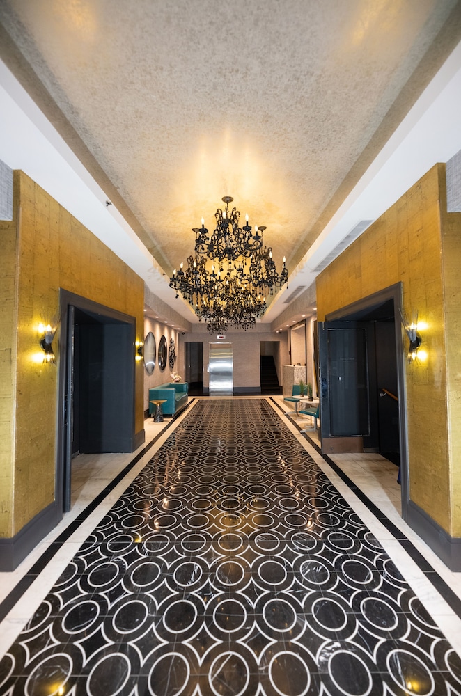 The Square Hotel 13/50