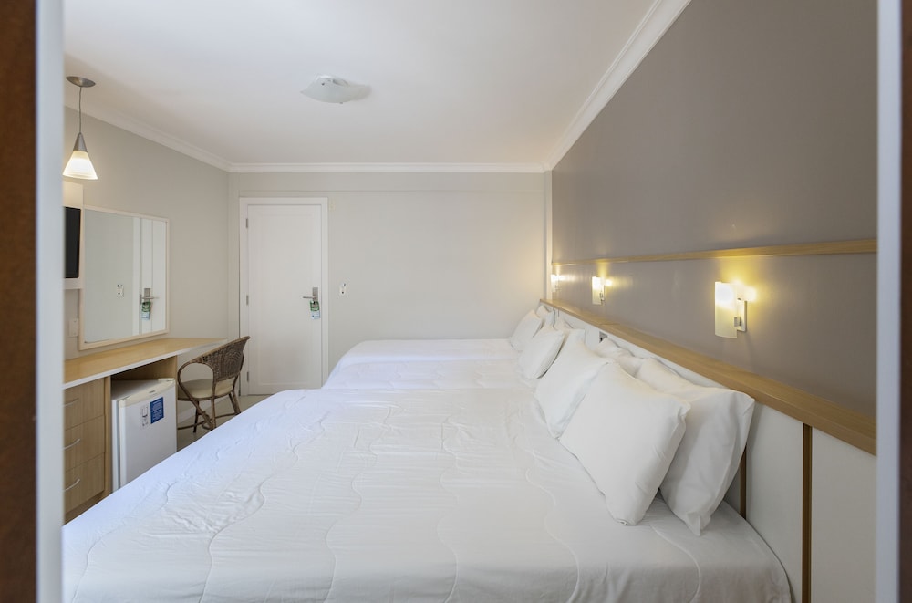 Miramar Hotel 20/70