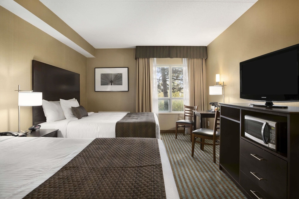 Days Inn by Wyndham Stouffville 12/28