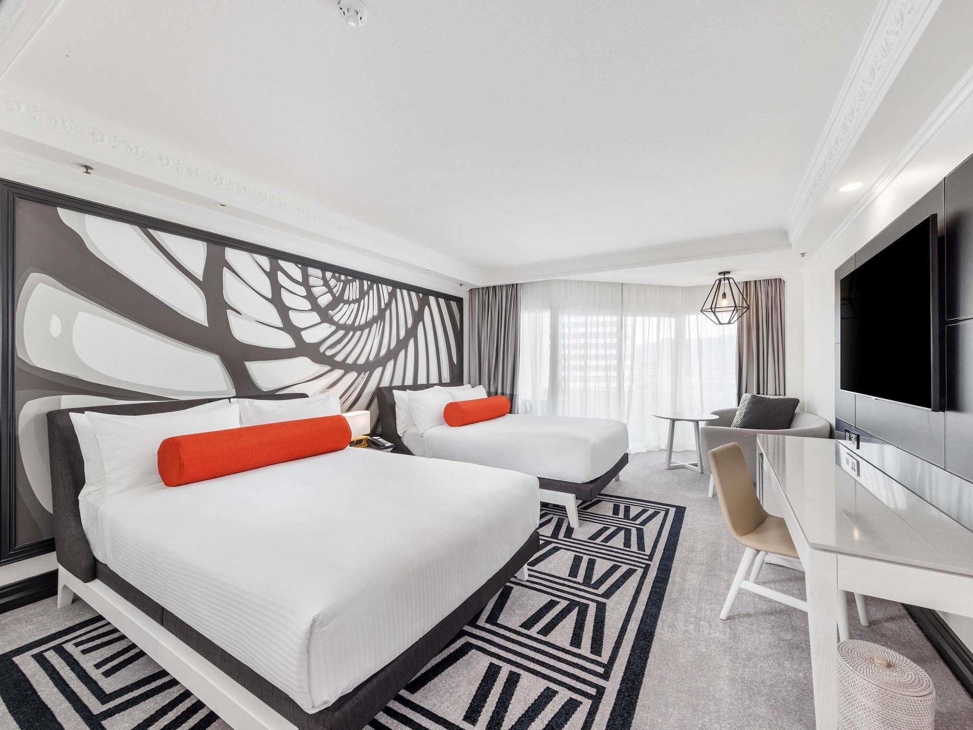 Grand Superior, Mountain, City, Twin Beds