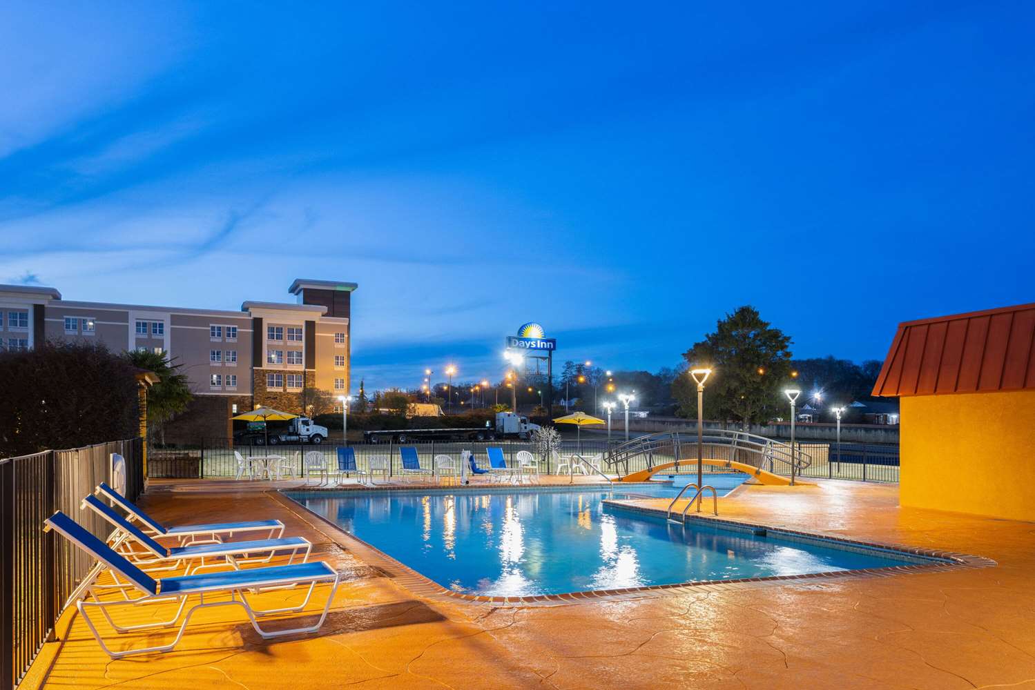 Days Inn by Wyndham Forsyth 17/21