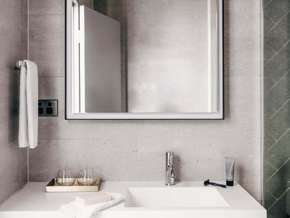 Novotel Melbourne South Wharf 74/76