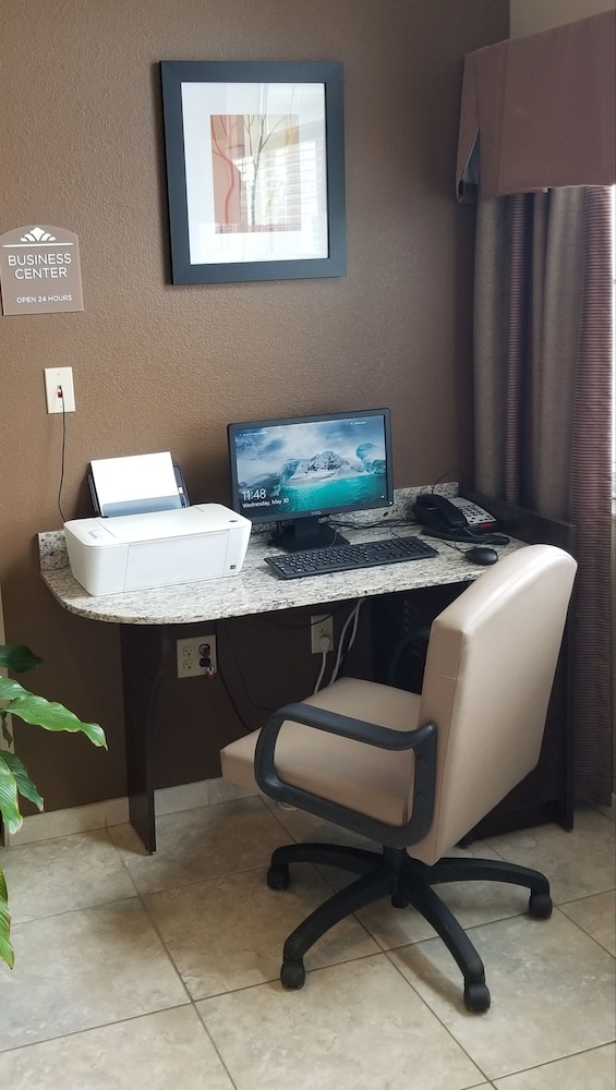 Microtel Inn Suites By Wyndham Cambridge 28/31