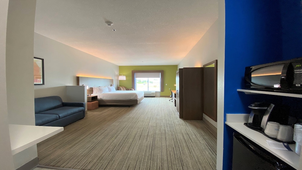 Holiday Inn Express Suites Somerset Central 34/76