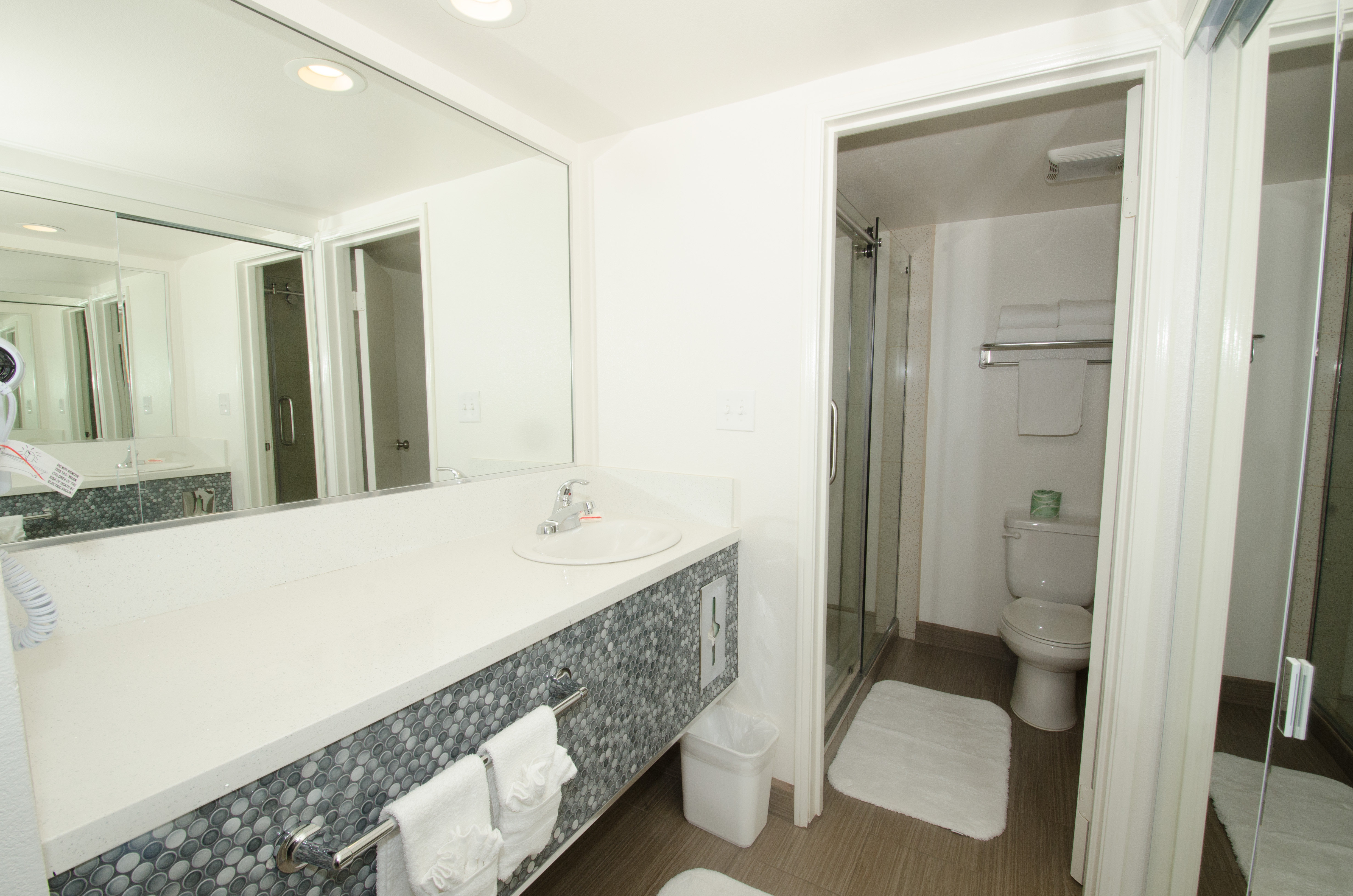 THUNDERBIRD HOTEL 21/21