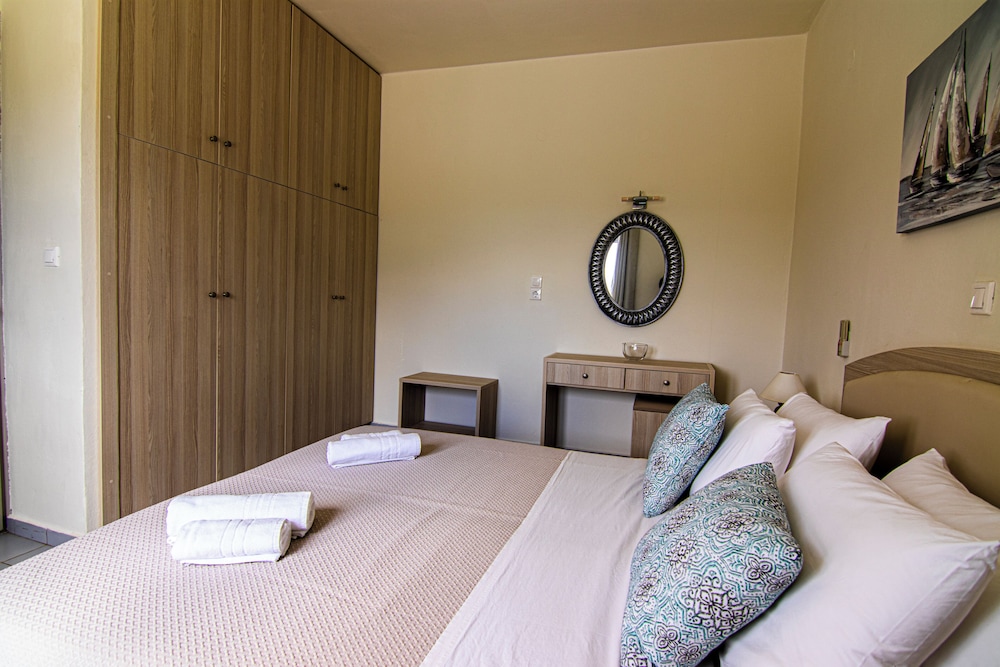 CASTRI VILLAGE HOTEL 11/50