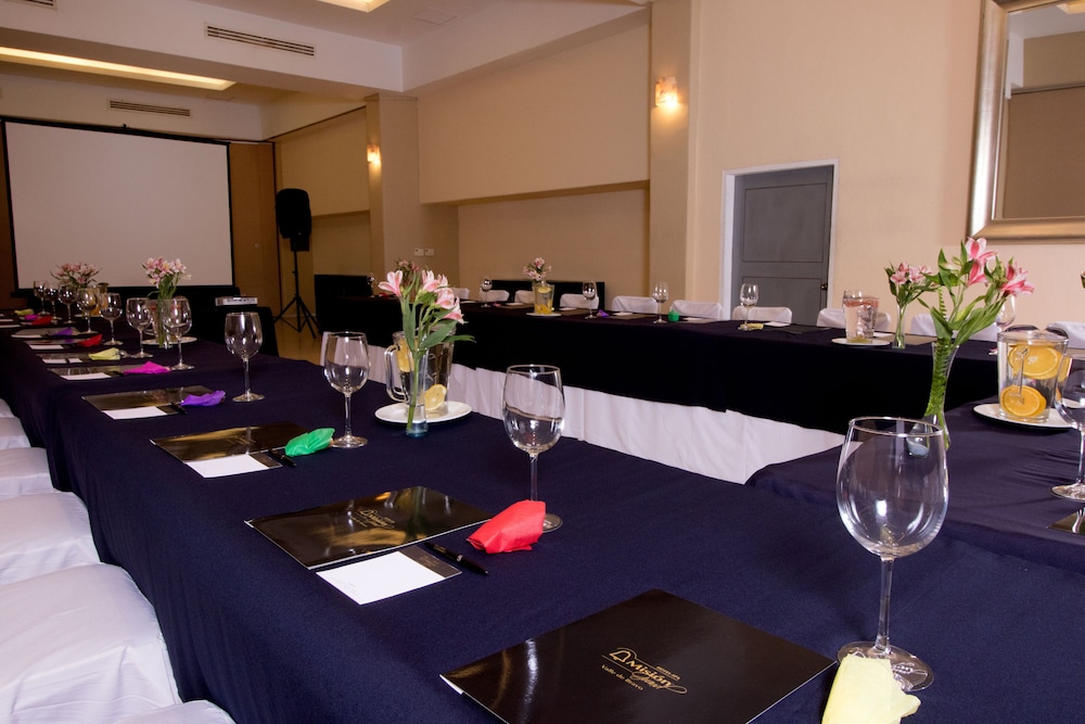 Hotel Mision Grand Valle De Bravo 39/50