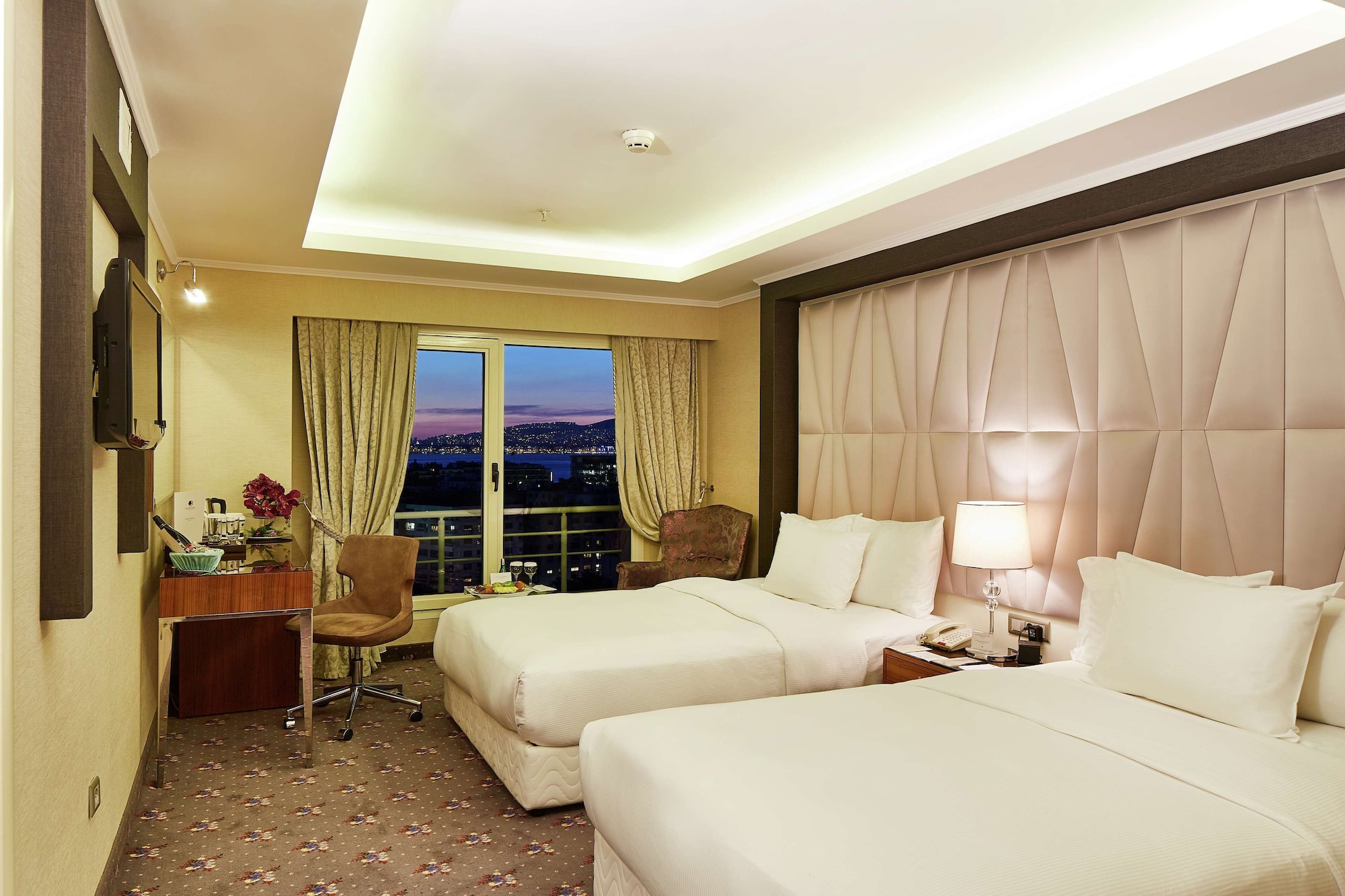 GUEST ROOM, TWIN BEDS