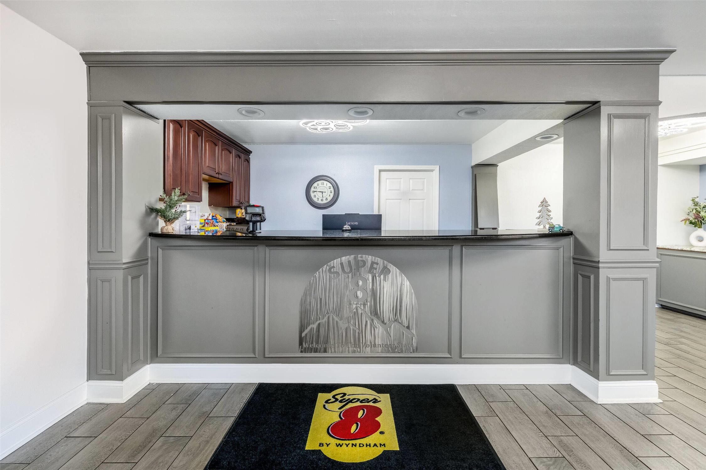 Super 8 By Wyndham Kingsport /I-81 7/28